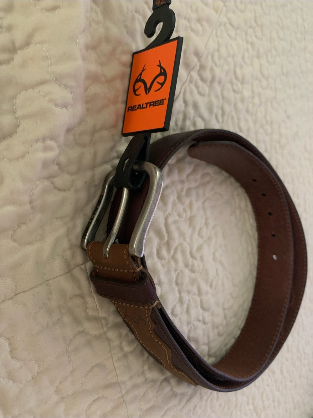 Realtree Men’s Brown Leather Double-Prong Belt